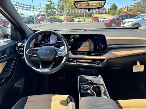 New 2026 Chevrolet Equinox ACTIV w/ Safety and Technology Package image 12