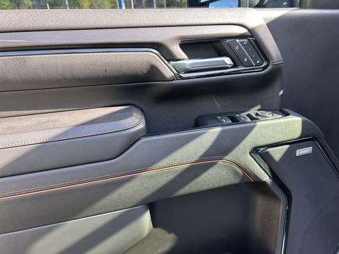 Used 2024 GMC Sierra 2500 AT4 w/ AT4 Premium Plus Package image 18