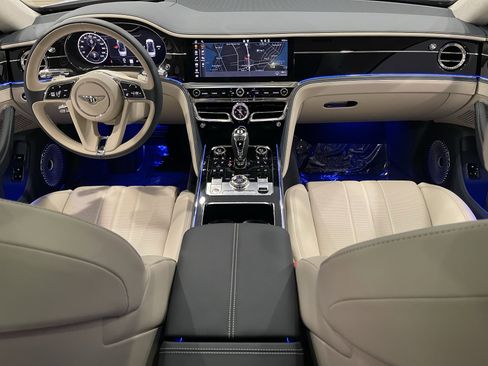 Used 2020 Bentley Flying Spur W12 image 16