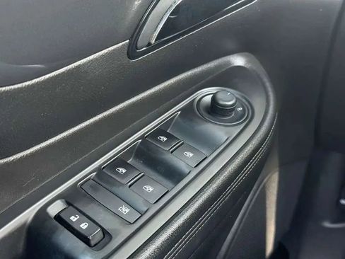 Used 2017 Buick Encore Essence FWD image 11