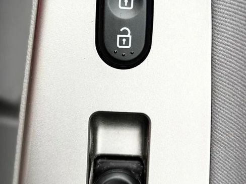 Used 2017 Hyundai Accent Value Edition image 32