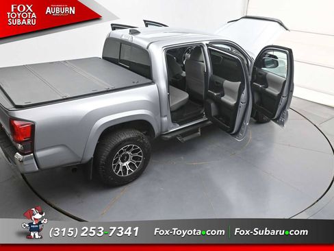 Used 2021 Toyota Tacoma SR5 AWD/4WD image 36