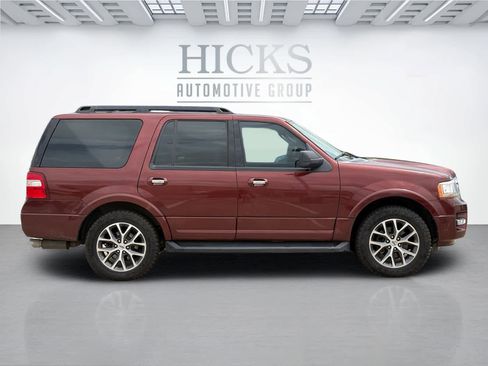 Used 2017 Ford Expedition XLT w/ Equipment Group 202A RWD image 4