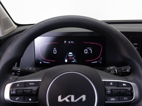 Used 2025 Kia Sportage LX FWD image 27