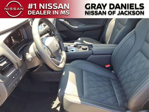 New 2026 Nissan Rogue Platinum AWD/4WD image 17