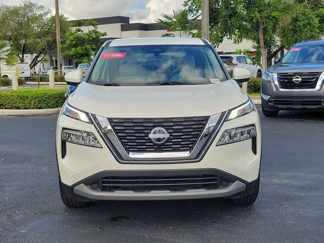 Used 2023 Nissan Rogue SV FWD image 2