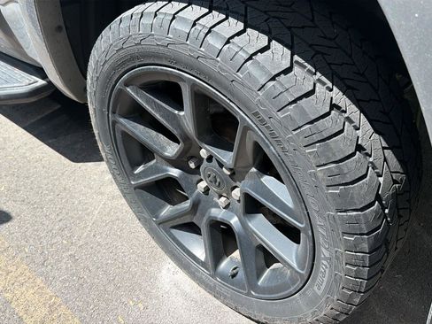 Used 2022 RAM 1500 Laramie AWD/4WD image 12