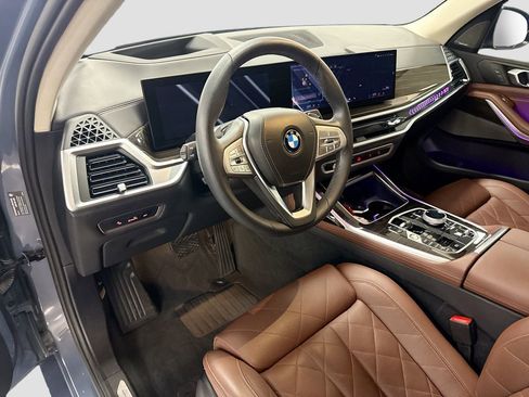 Certified 2024 BMW X7 xDrive40i w/ Premium Package image 9