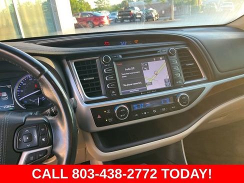 Used 2019 Toyota Highlander Limited image 23