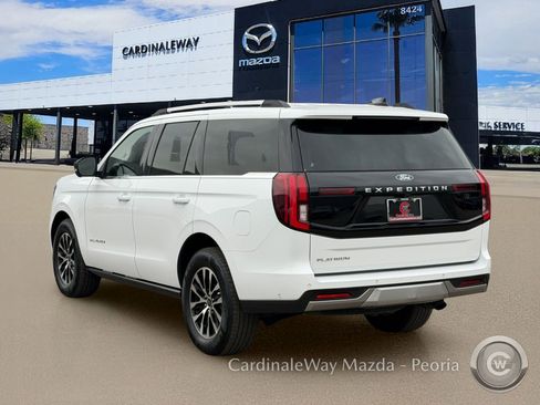 Used 2025 Ford Expedition Platinum AWD/4WD image 4