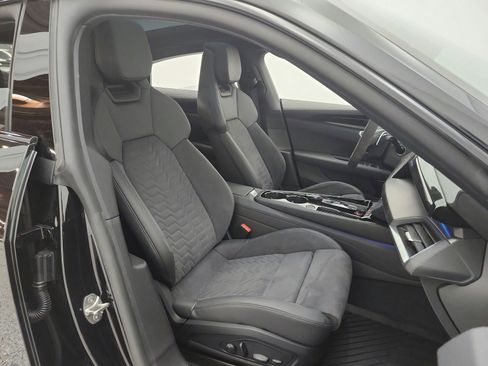 Used 2022 Audi e-tron GT Prestige w/ Prestige Package image 20