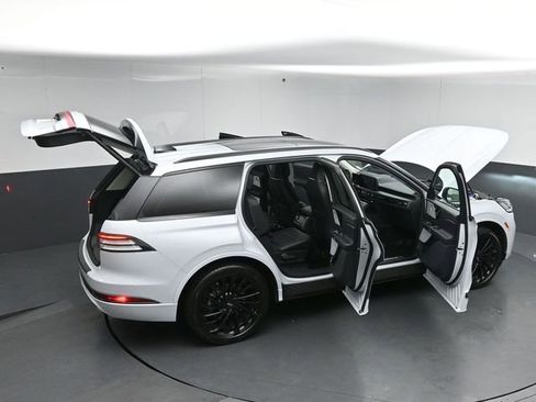 Certified 2025 Lincoln Aviator Reserve w/ Equipment Group 201A AWD/4WD image 52
