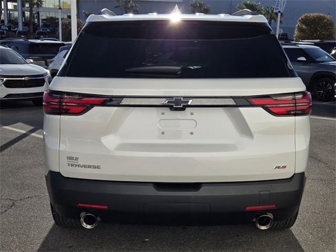 Used 2023 Chevrolet Traverse RS image 5