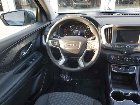 Used 2024 GMC Terrain SLE w/ Driver Convenience Package FWD image 12