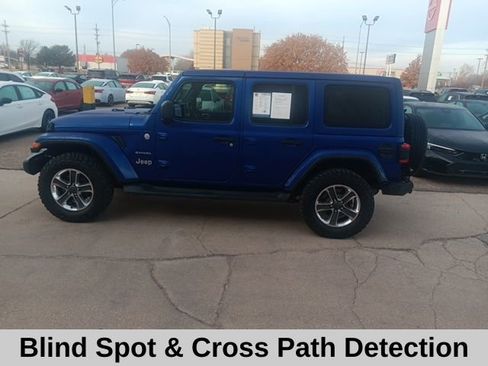 Used 2018 Jeep Wrangler Unlimited Sahara image 8