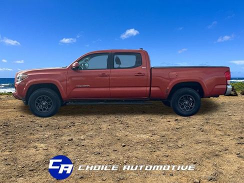 Used 2017 Toyota Tacoma SR5 w/ Tow Package RWD image 3