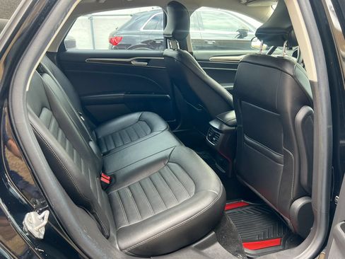 Used 2016 Ford Fusion SE w/ Equipment Group 202A FWD image 26