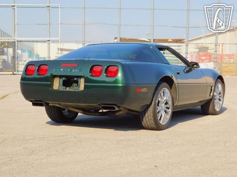 Used 1995 Chevrolet Corvette Coupe image 23