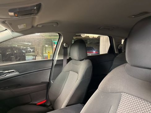 Used 2023 Kia Sportage LX AWD/4WD image 12