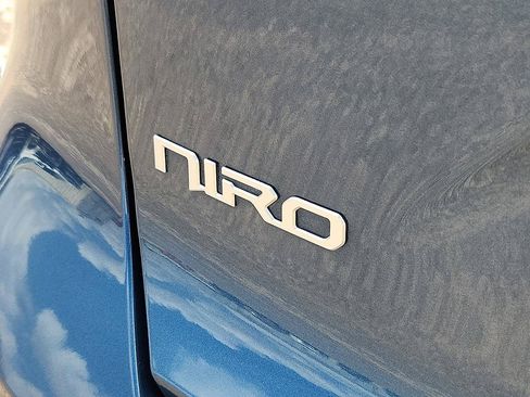 Used 2024 Kia Niro EX FWD image 24