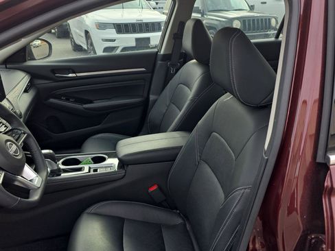 Used 2023 Nissan Altima 2.5 SL image 3