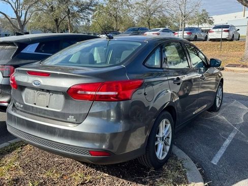 Used 2018 Ford Focus SE image 3