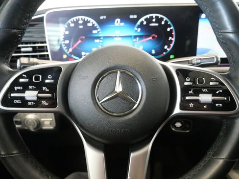 Used 2022 Mercedes-Benz GLE 350 4MATIC w/ Premium Package image 17