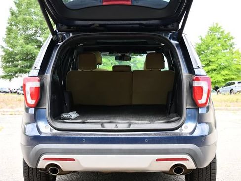 Used 2017 Ford Explorer Limited w/ Equipment Group 301A AWD/4WD image 30