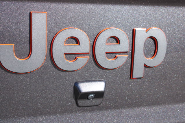 Used 2023 Jeep Gladiator Mojave w/ Cold Weather Group AWD/4WD image 7