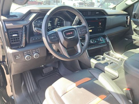 Used 2024 GMC Sierra 2500 AT4 w/ AT4 Premium Plus Package image 12