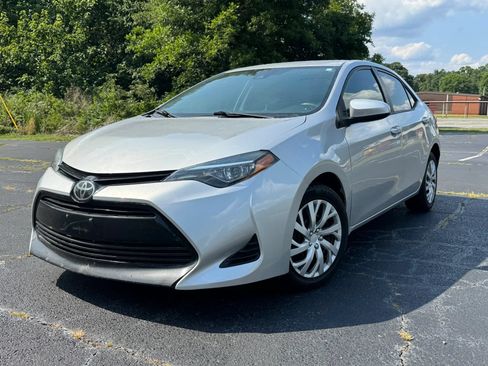 Used 2017 Toyota Corolla LE FWD image 1