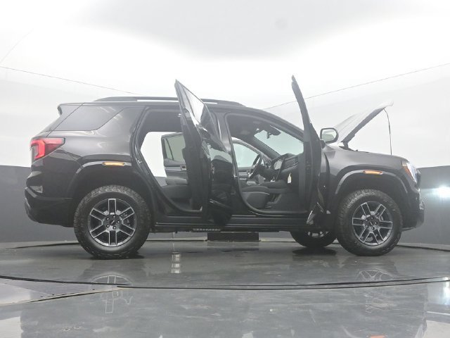 New 2026 GMC Terrain AT4 w/ LPO, Black Badging Package AWD/4WD image 59