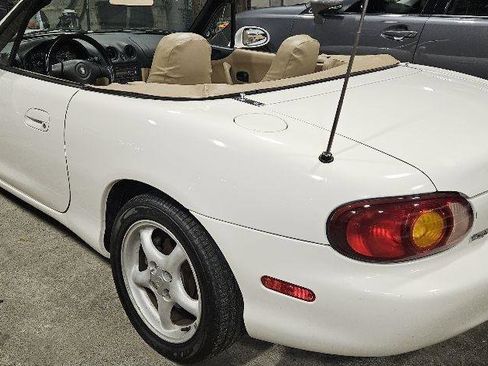 Used 1999 MAZDA MX-5 Miata image 7