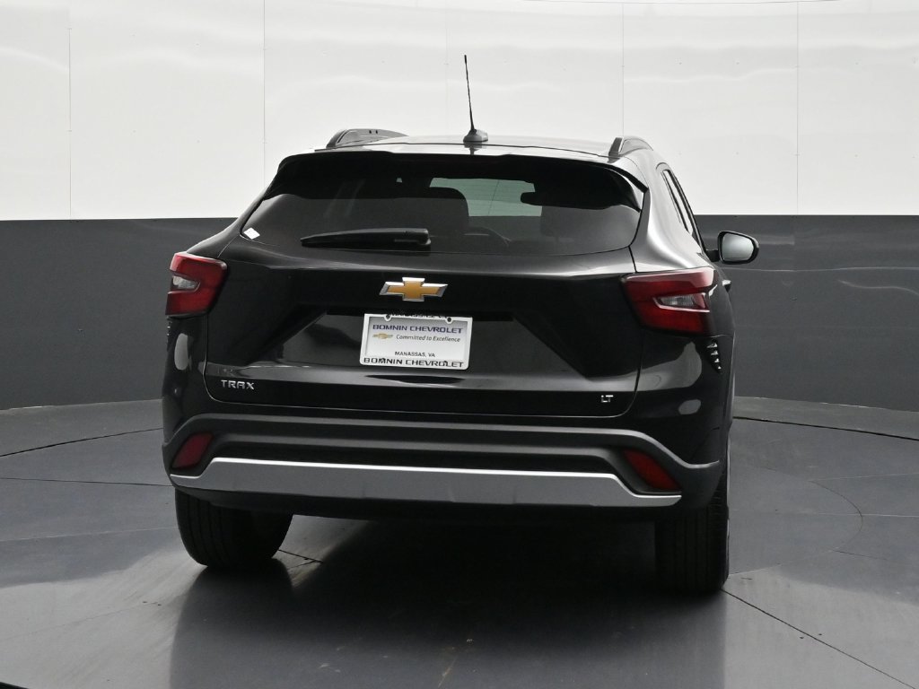 Certified 2026 Chevrolet Trax LT FWD image 4