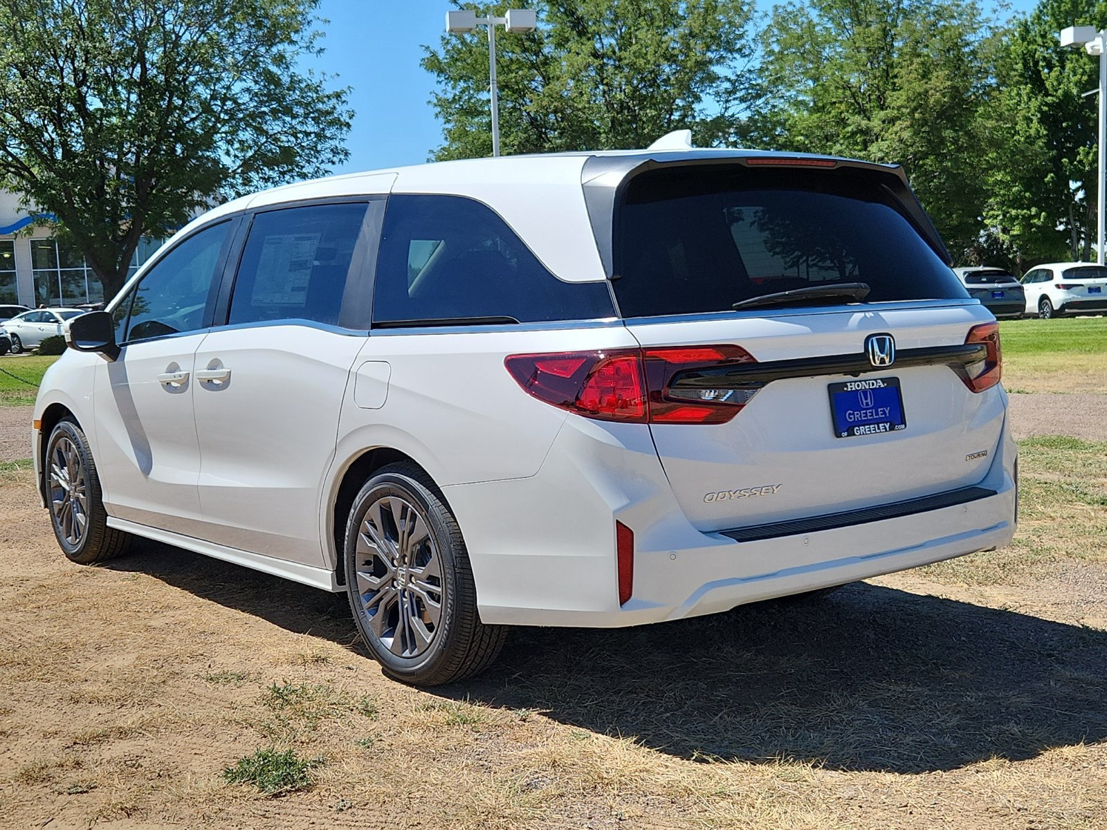 New 2027 Honda Odyssey Touring image 3