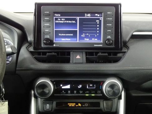 Used 2021 Toyota RAV4 LE FWD image 25