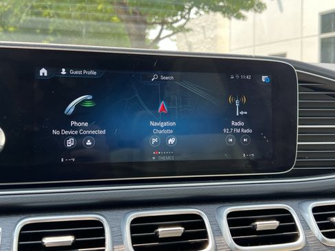 Used 2020 Mercedes-Benz GLS 450 4MATIC image 23
