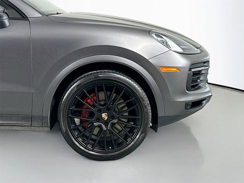 Certified 2023 Porsche Cayenne Coupe image 14