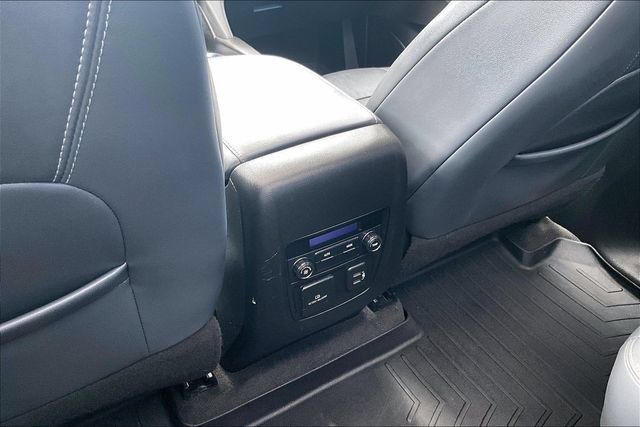 Used 2020 Buick Enclave Essence w/ Sound and Sites Package AWD/4WD image 23
