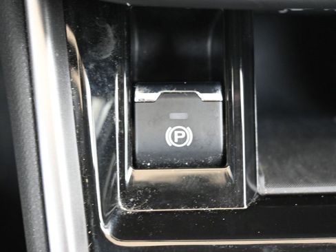 Certified 2024 Subaru Outback Limited image 31