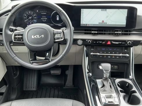 Used 2024 Kia Carnival SX FWD image 12
