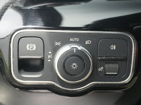 Used 2021 Mercedes-Benz A 220 4MATIC image 34