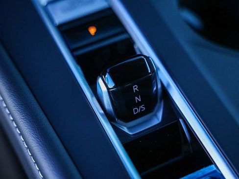 New 2026 Volkswagen Atlas Cross Sport SE image 32