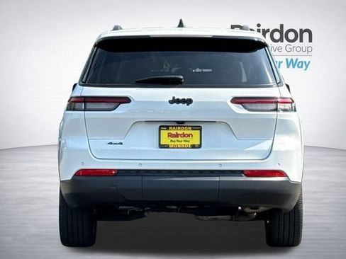 Used 2023 Jeep Grand Cherokee L Laredo AWD/4WD image 5