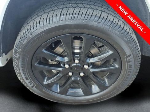 Used 2021 Jeep Grand Cherokee Laredo X image 7