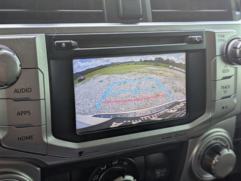 Used 2018 Toyota 4Runner SR5 w/ Convenience Package RWD image 18