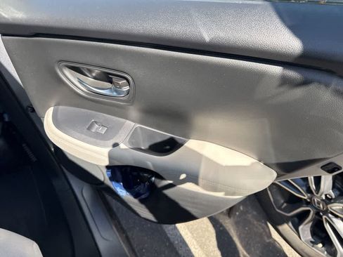 Used 2023 Honda HR-V LX image 19