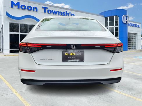 Used 2023 Honda Accord LX image 5