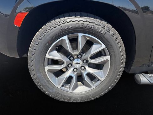Certified 2022 Chevrolet Tahoe Z71 w/ Z71 Off-Road Package AWD/4WD image 9