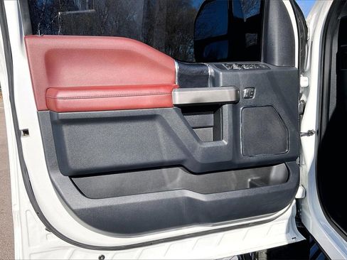 Used 2022 Ford F250 Platinum w/ FX4 Off-Road Package image 23